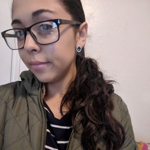 Meet your Posher, Eva